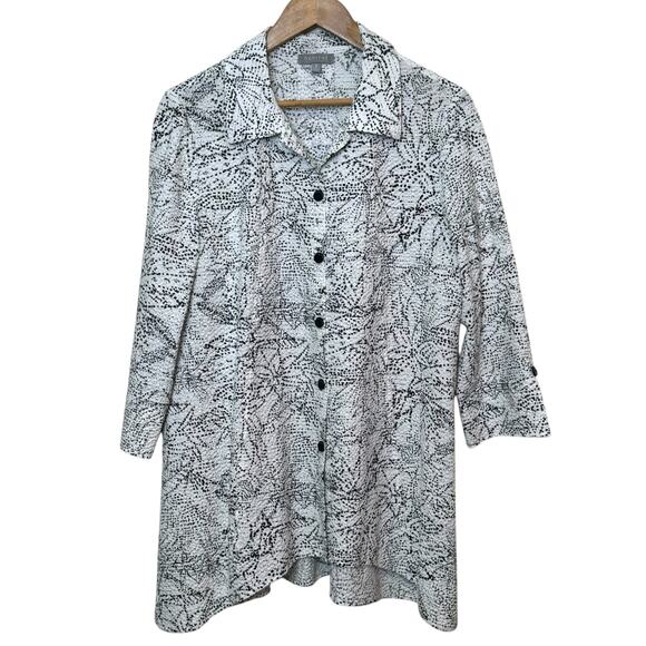 Habitat Size Small Lagen Look Black Textured Blouse with Black Floral De… - Picture 1 of 8